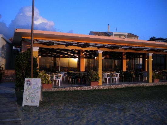 Waves taverna